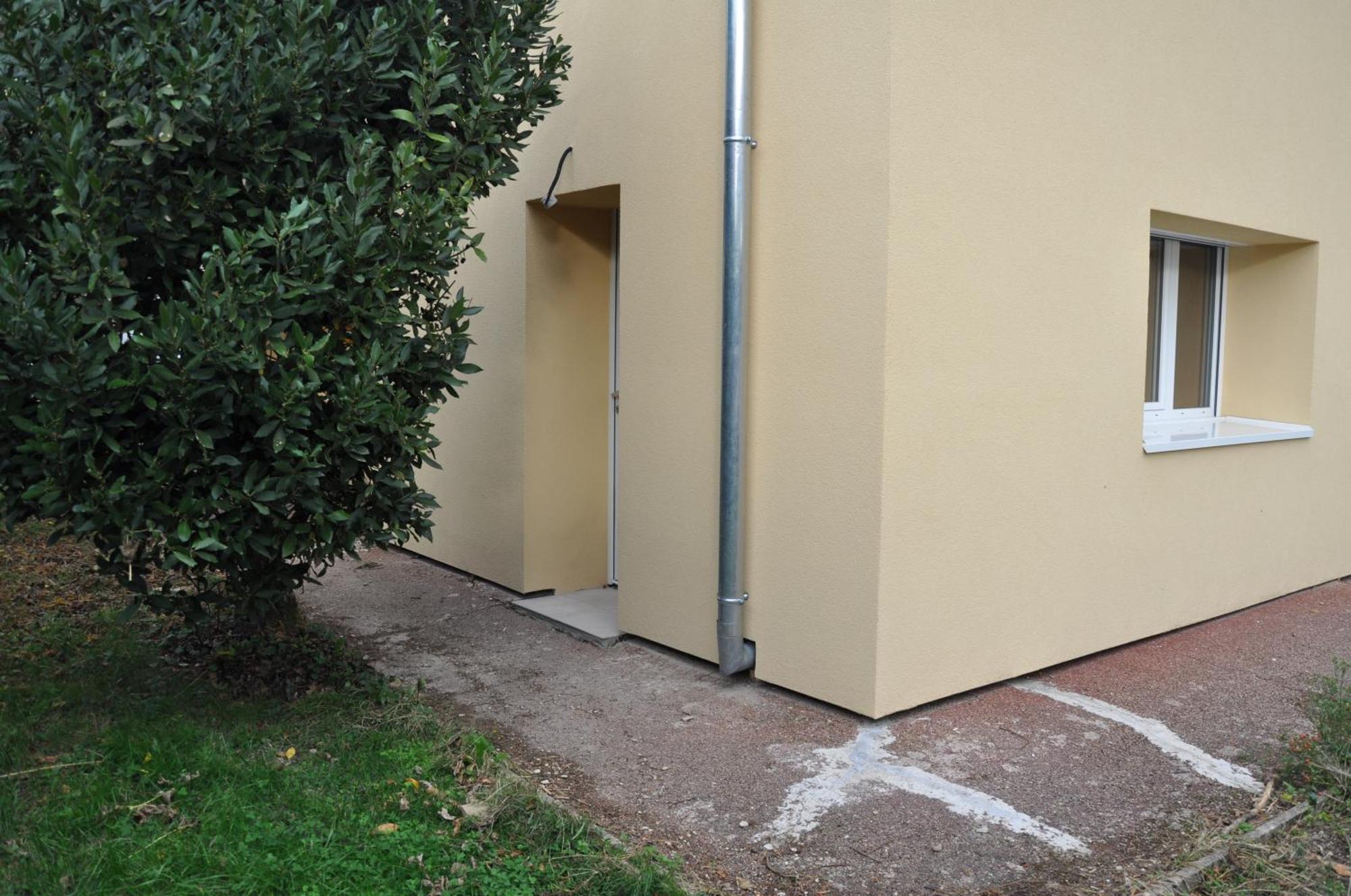 בורג-אן-ברס 2 Pieces Renove En Rez-De-Chaussee Proche De La Gare מראה חיצוני תמונה